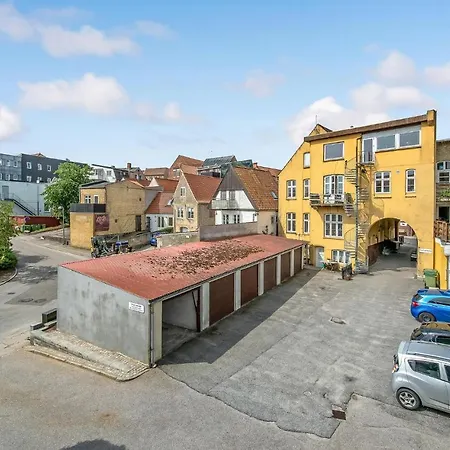 Two-bedroom In Lejlighed *