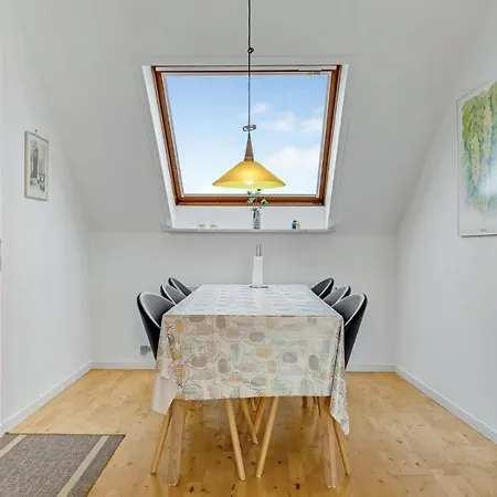 Two-bedroom In Lejlighed